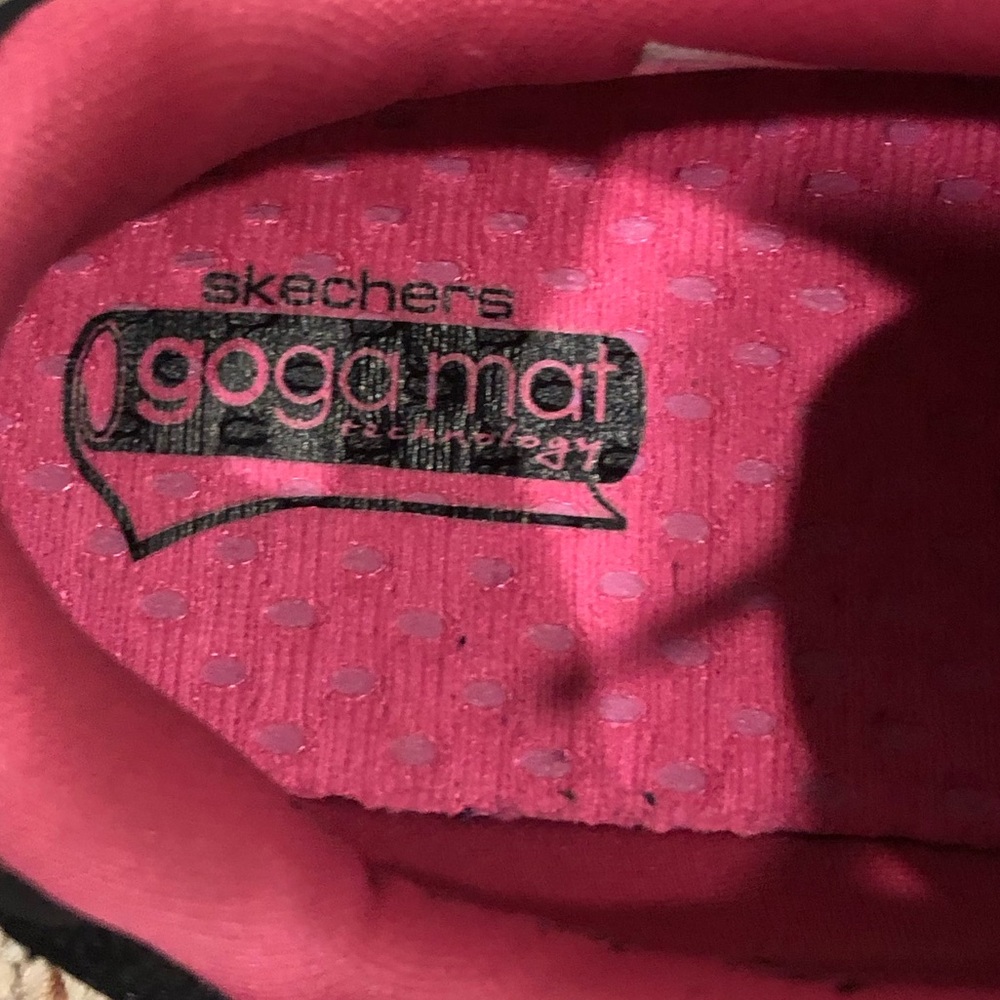 Skechers Go Fit women’s size 8 black and pink shoes. - Picture 8 of 10
